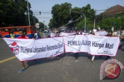 Tuntut Pemungutan Suara Ulang