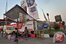 Warung Dadakan Bermunculan Di Jalur Mudik Karawang-Subang