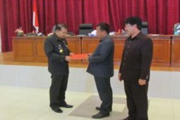 Bupati Landak Sampaikan Rancangan Perubahan APBD 2014
