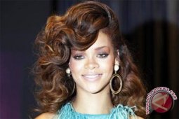 Rihanna akan beli klub Inggris