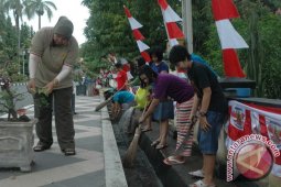 Semarak Merah Putih di Komplek Asrama TNI Jelang 17-An