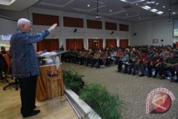 Gubernur Persilahkan Pejabat Ikut Pilkada