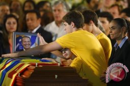 Ribuan Orang Lepas Kepergian Mendiang Capres Brasil