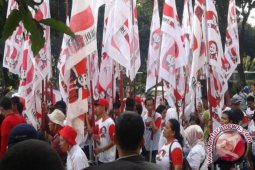 Massa Prabowo-Hatta Minta Mendekat Ke Gedung MK