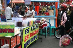Omset Pedagang Es di Pangkalpinang Meningkat
