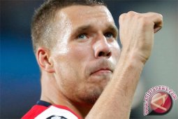 Podolski Ingin Lupakan Rasa Frustasi di Arsenal