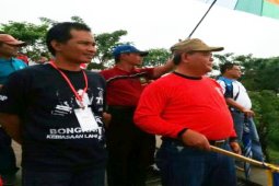 Lomba Sampan Ibu-ibu Meriahkan HUT RI di Sanggau