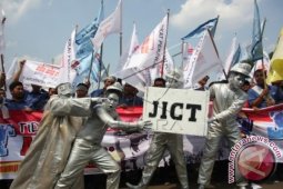 Tolak Perpanjangan Kontrak Asing