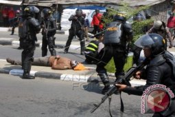 Polisi Karawang simulasi bentrok pascaputusan MK