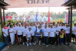 Keluarga besar Indocement gelar jalan sehat