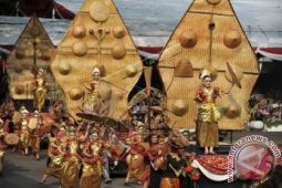 Pawai Seni Budaya Kreatif 2014