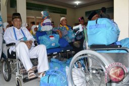 Dinkes bekali puluhan jemaah haji obat antihipertensi