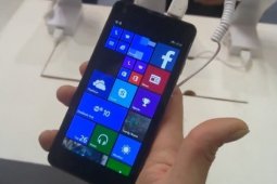Polaroid Rilis Smartphone Windows Phone Pertamanya
