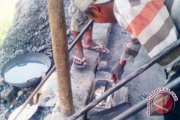 Polisi Bangka Timbang Ulang Bukti Bijih Timah