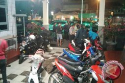 Belasan Pelajar Muntok Hancurkan Knalpot Bising
