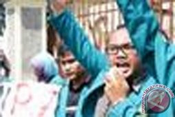 Mahasiswa: Pelesiran Dewan ke Luar Negeri Khianati Rakyat