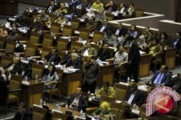 Pengamat Tuding Priyo "Main Mata" Dengan Demokrat