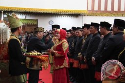 Pelantikan DPRA Secara Adat