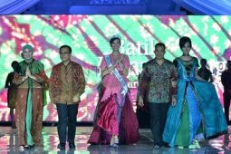 Bupati Jadi Batik