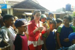 Mahasiswa UI ajarkan siswa SD 'Vertical Garden'