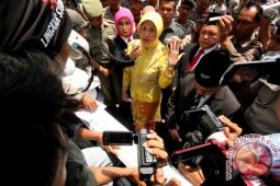 LANGSUNG TEMUI PENGUNJUK RASA