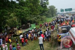 Polres Bogor pulihkan lalin pasca kecelakaan tol