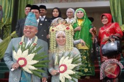 RAYAKAN KAWIN PERAK