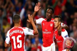 Arsenal Melaju, Liverpool Tertahan