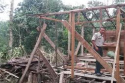 22 Rumah Di Landak Diterjang Puting Beliung