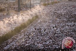 Ketika Jamaah Haji Bermalam Di Mina Beratap Langit