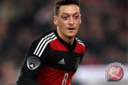 Jerman Nantikan Kepulihan Mesut Ozil