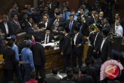Elit Politik Perusak Demokrasi Indonesia