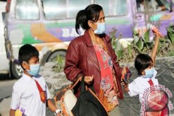 Dinkes Bangka Tengah Bagikan Masker