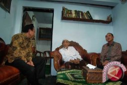 Mbah Moen Tegaskan Muktamar Surabaya dan Jakarta Ilegal