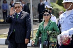 Ibu Ani Unggah Ucapan Terima Kasih Putranya