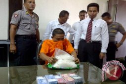 Polres Bireuen Sita 1 Kg Sabu dan Rp49,9 Juta