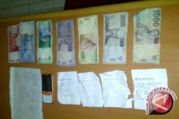 Polisi Tangkap Karyawati Kafe Jual Togel