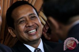 Pratikno Dari Kampus ke Istana