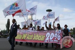 Tuntut Kenaikan UMP