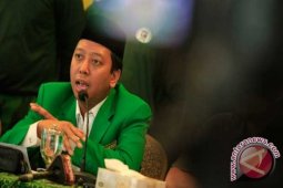 Romahurmuziy harapkan pemerintah kirim dokter bantu Habibie