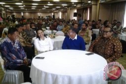 Serijab Menteri BUMN Rini-Dahlan Saling Puji