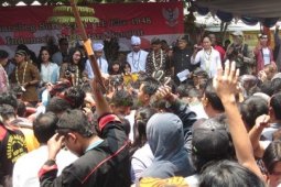 Rebutan Uang Receh
