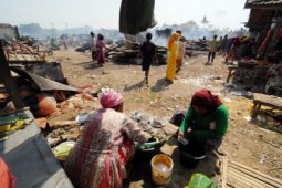 Pedagang masih Berjualan
