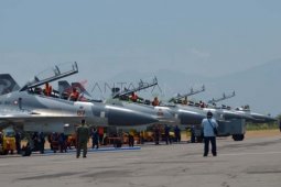 Sukhoi Terbangkan Menteri