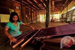 Tenun Ikat Dayak Dari Sintang