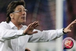 Mazzari disemprot istri Antonio Cassano di Twitter