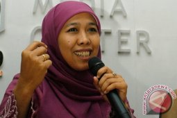 Mensos Serahkan Uang PKH Di Banjarbaru Kalsel