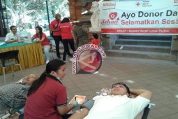 Alfamart Dorong Pengunjung Bantu Stok Darah PMI
