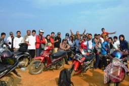 Wabup Sekadau Tinjau Langsung Pengobatan Gratis di Landas