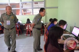Sekda Sekadau Pantau Hari Pertama Tes CPNS